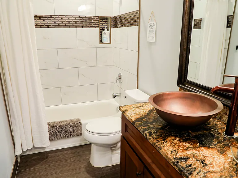 2nd Bathroom with Tub / Shower Combo