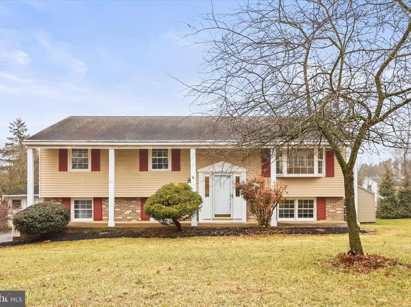 21 Independence Dr, New Freedom, PA 17349