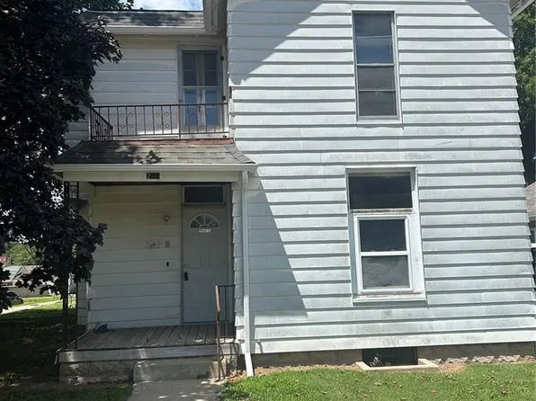 205 N 4th St, Vandalia, IL 62471