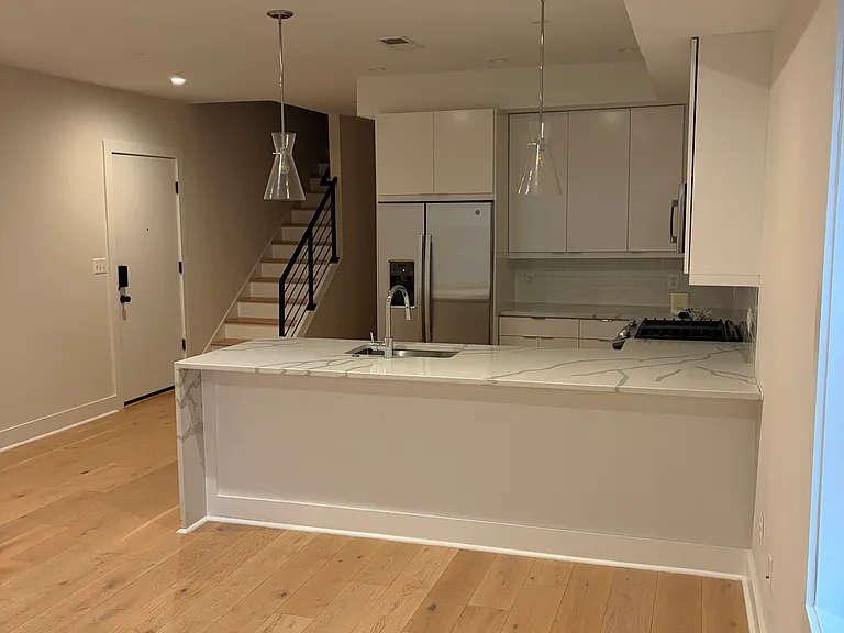 1722 W Virginia Ave NE #2 — Photo 18