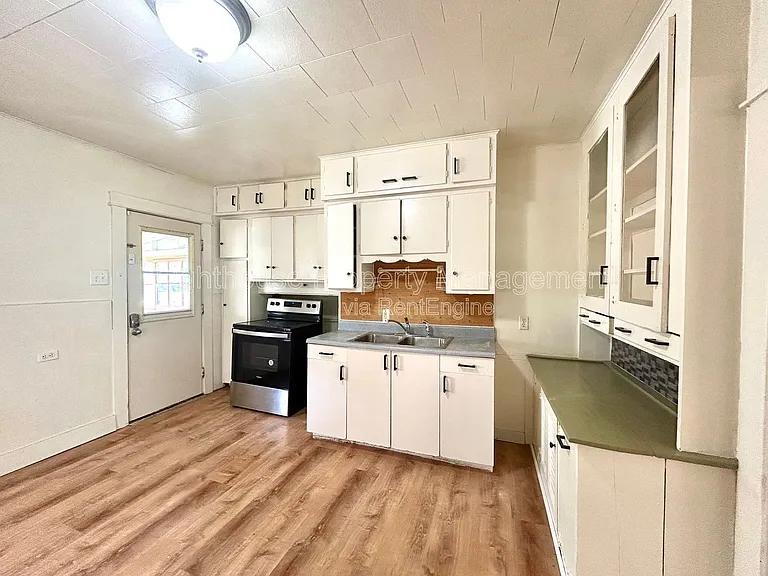 2550 Crozier Ave #2 — Photo 12