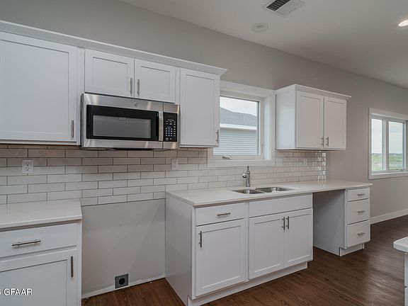 5th image of 3077 45th Ave S