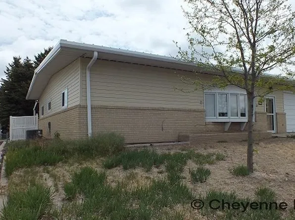 509 Beech Ave, Pine Bluffs, WY 82082