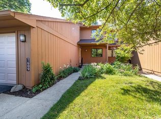 7609 Cottonwood Ln, Dexter, MI 48130