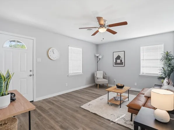 604 E 5th St, Weatherford, TX 76086