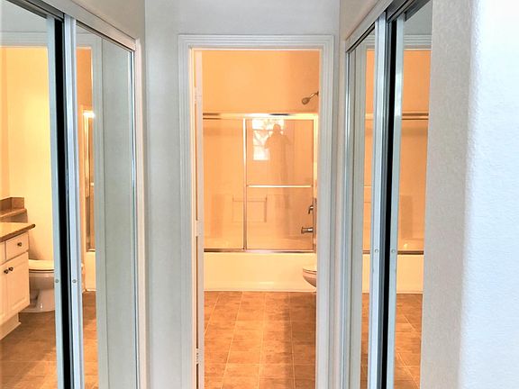 4th image of 2540 Northside Dr APT 211