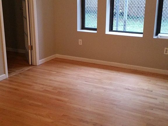 4th image of 301 Quincy St APT 1R