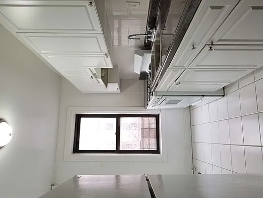 Rented by BRICK & GALO REALTY CORP | media 9