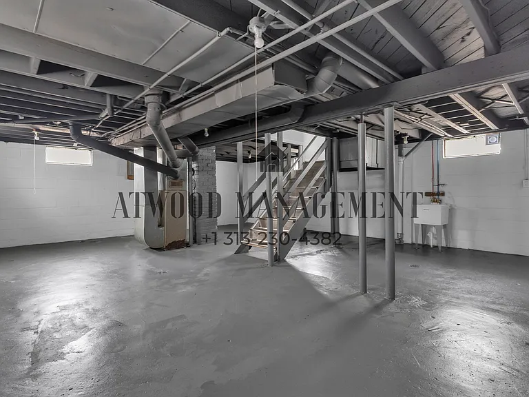 21451 Glenco St — Photo 10