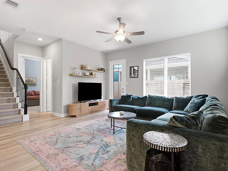 2419 Driftwood Trl — Photo 8
