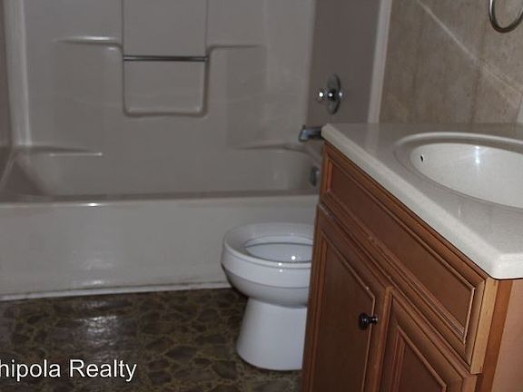 5th image of 2337C Fillmore Dr