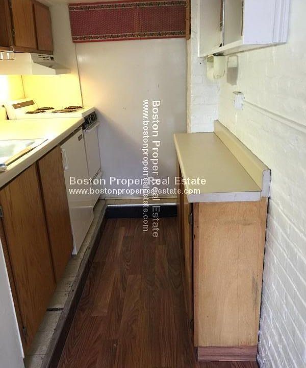 2nd image of 93 Beacon St APT B1