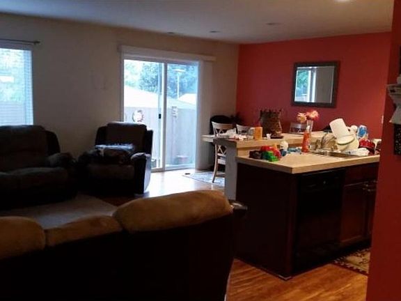 4th image of 9217 13th St NE