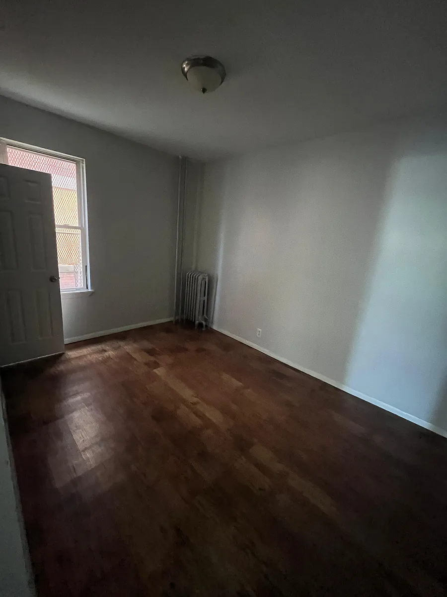 Photo 2 of 7 - 267 Wethersfield Ave #4 - Hartford, CT Building Photo - 267 Wethersfield Ave #4