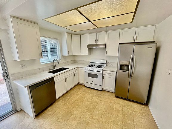 5th image of 318-20 Hillside Ct