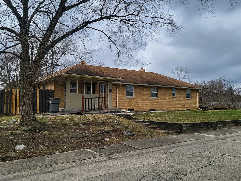 1450 N Campbell Ave