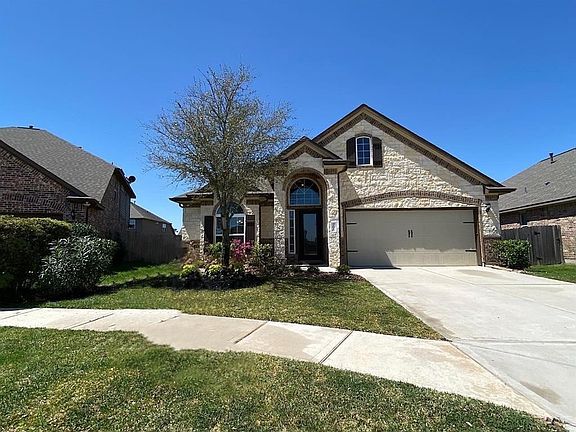 3rd image of 21610 Royal Melbourne Ct