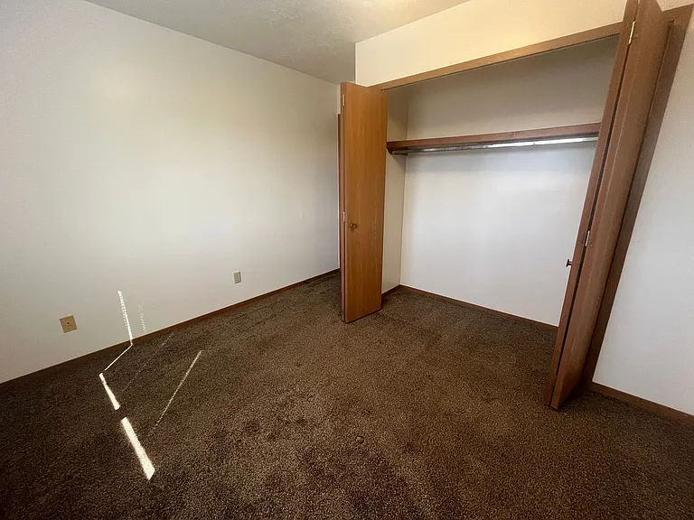 429 S Silverwood Ln #6 — Photo 7