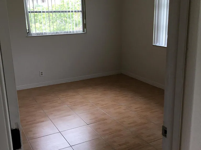 7860 NW 50th St #301 — Photo 14