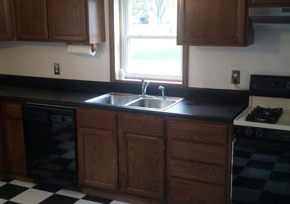 2nd image of 2432 Merie St