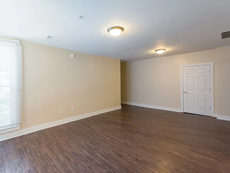 632 N College Ave — Photo 28