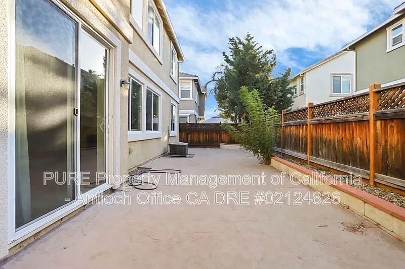 Building Photo - 2446 Mojave Dr
