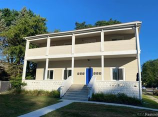 1523 Saint Clair River Dr, Algonac, MI