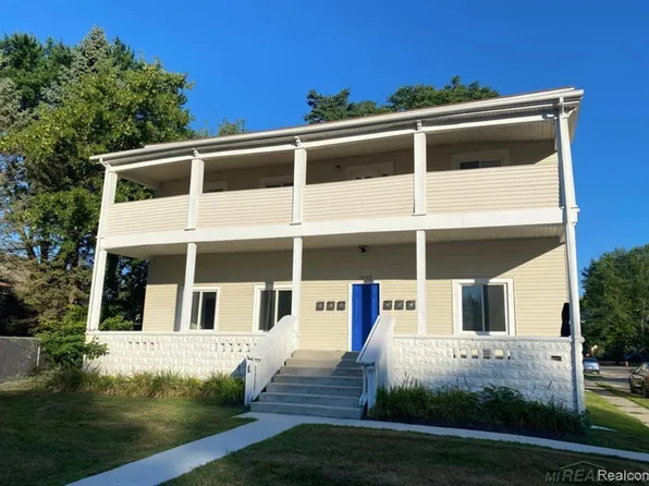 1523 Saint Clair River Dr, Algonac, MI 48001