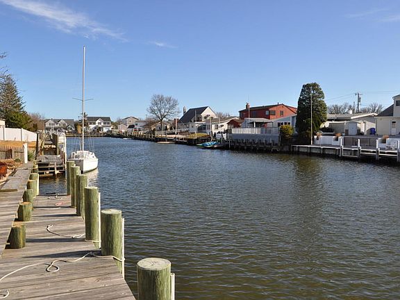 2nd image of 1853 Skiff Ct