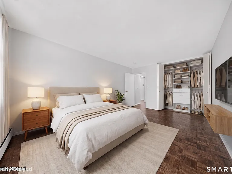 140 Grove St #2H — Photo 8
