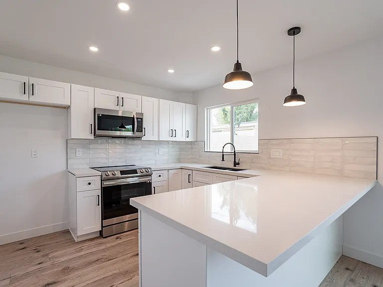 3909 S Mill Ave — Photo 9