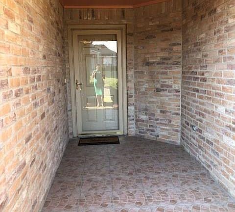 4th image of 1081 Magnolia Ln