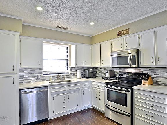 4th image of 1325 Lawyers Ln