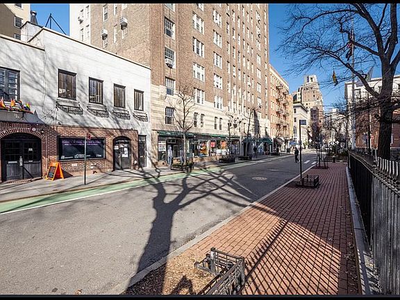 2nd image of 59 Christopher St APT 3A