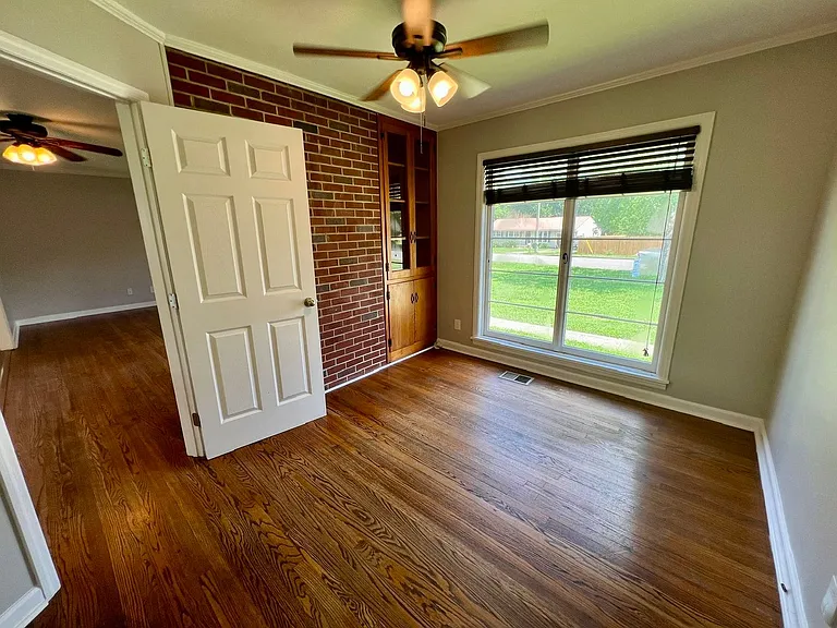 807 Peachtree St — Photo 11