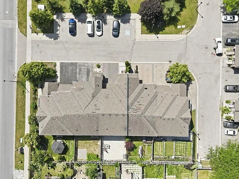 8 Culver Ln — Photo 40