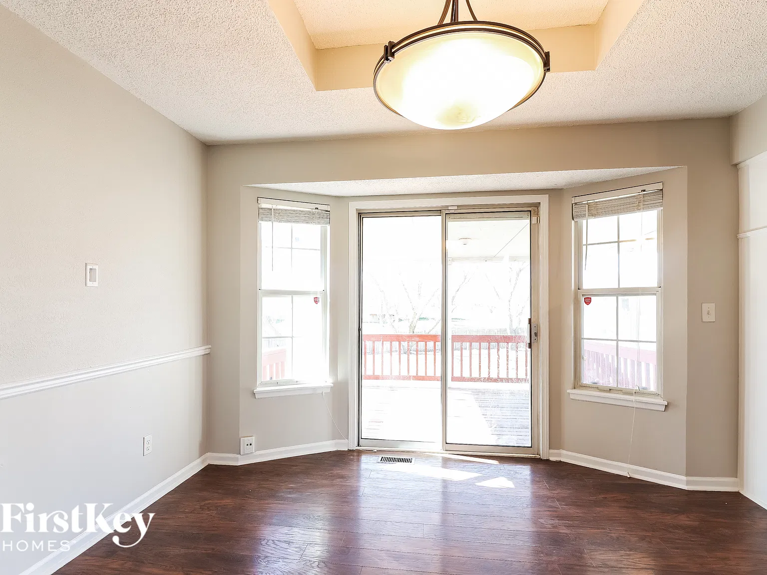 3 bed, 2.0 bath, 1800 sqft, $2,395 — Photo 4