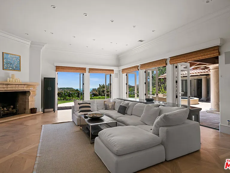 7160 Dume Dr — Photo 7