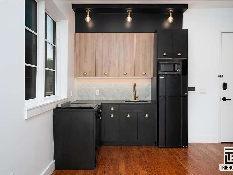 133 Brown Pl #403 — Photo 3