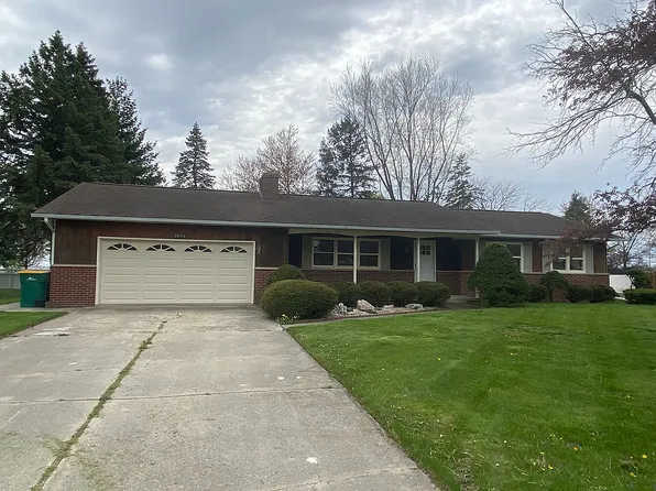 2694 Fairfield Dr, Bay City, MI 48706