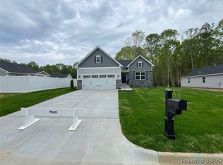 249 Pleasants Ln, Kilmarnock, VA 22482