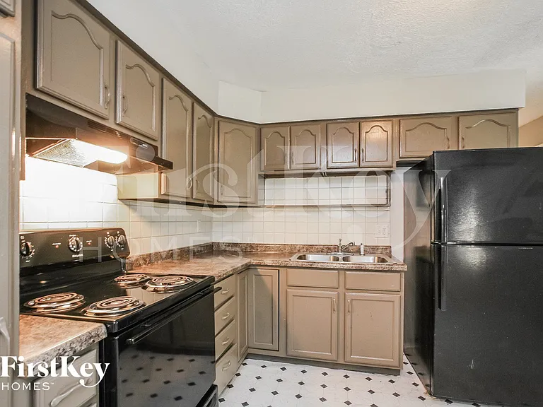 7531 E Penway St — Photo 6