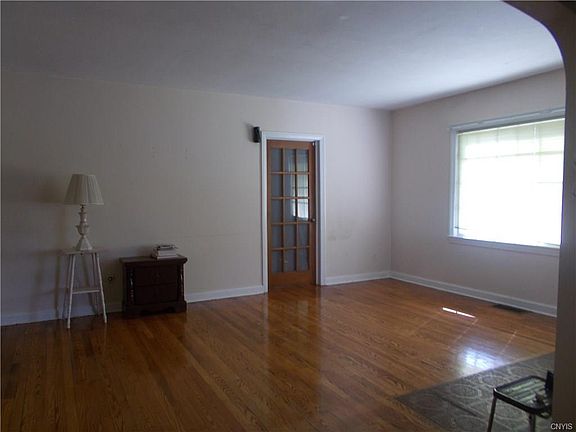 4th image of 328 Monticello Dr N