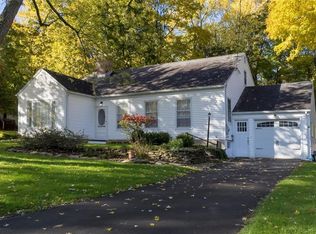 207 Roycroft Rd, Syracuse, NY 13214