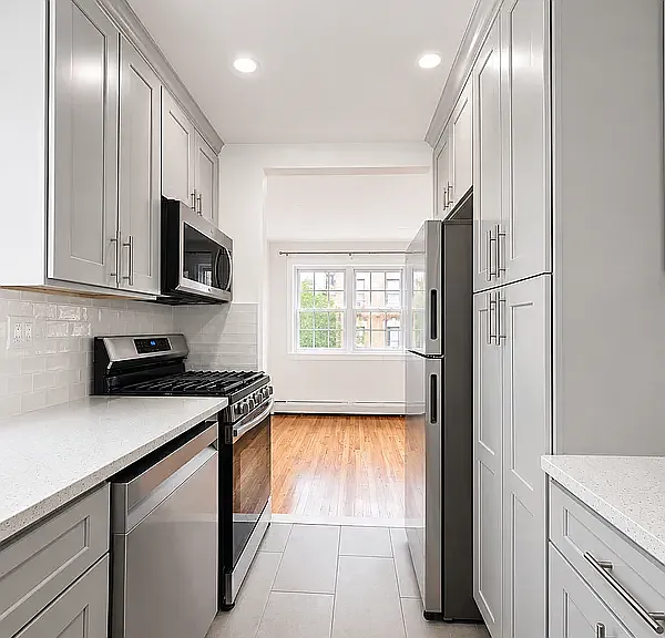 24-43 41st St #3 — Photo 2