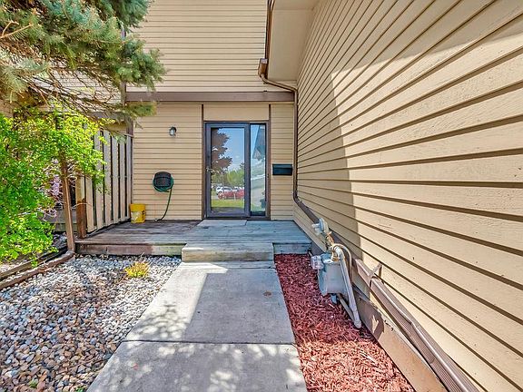 4th image of 522 Aurora Ave