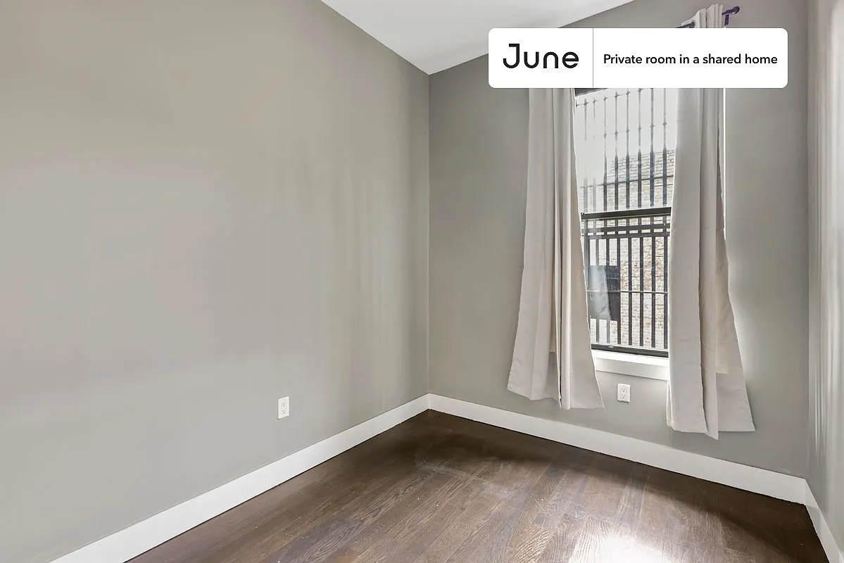 Full bedroom in 4 bed/2 bath home in Crown Heights #836 D — Photo 2