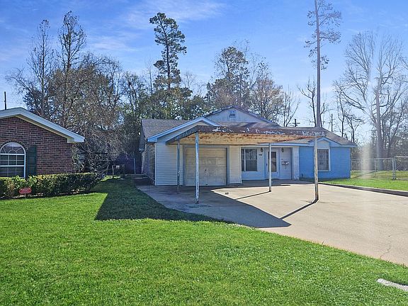 2nd image of 3320 Roslyn Ct