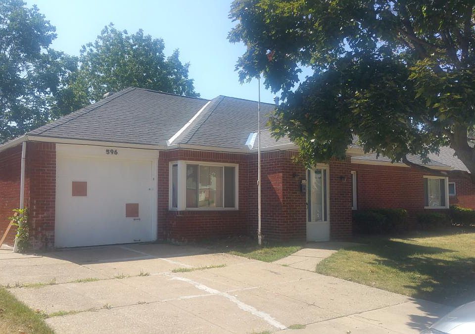 1st image of 596 Sycamore Dr
