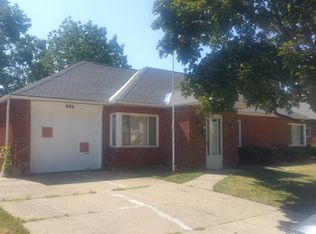 596 Sycamore Dr, Euclid, OH